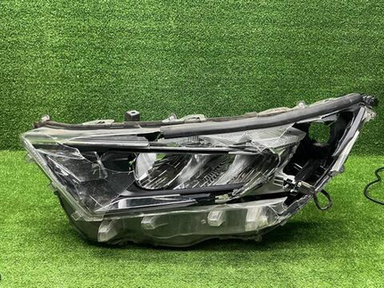 Битая Фара левая Toyota RAV4 5 XA50 (18-нв) LED