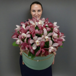 Букет из орхидей в коробке «‎Японский чай»