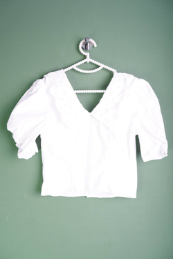 Блузка короткая для летнего образа, визуально на 40/42 размер