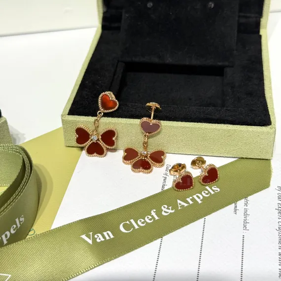 Серьги VAN CLEEF & ARPELS Sweet Hearts