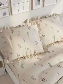 Декоративная наволочка с рюшами, оборками "Гербарий Эко" 70х70 см, 1 шт, без молнии