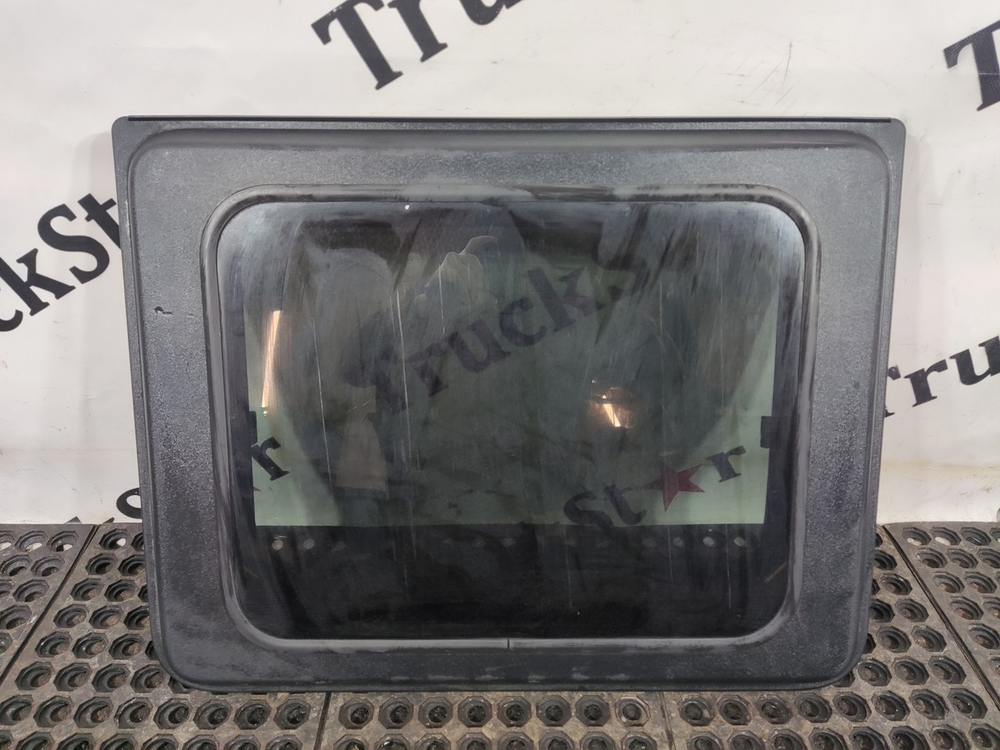 Люк электрический в сборе