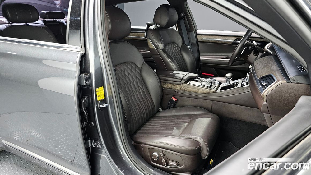 Genesis G90 3.8 AWD (08.2019)