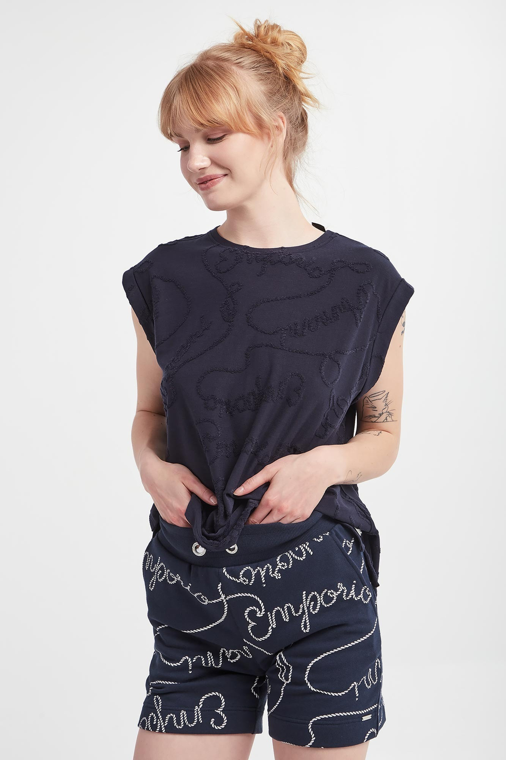 Шорты женские EMPORIO ARMANI