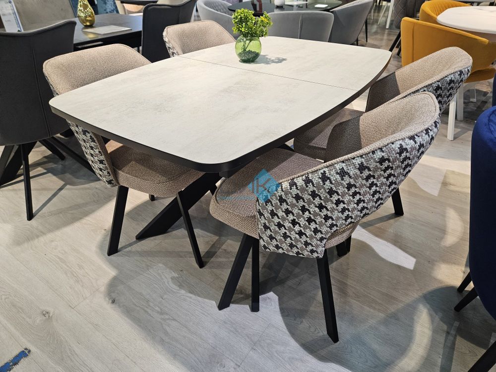 Стул DikLine 274 поворотный опоры чёрные