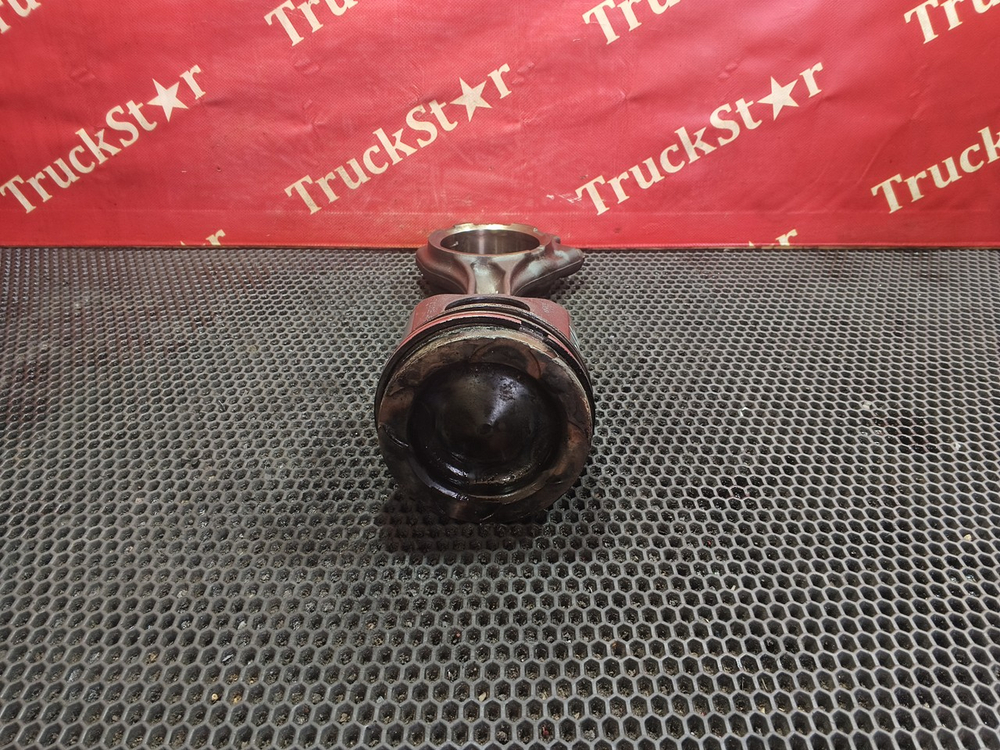 Поршень с шатуном