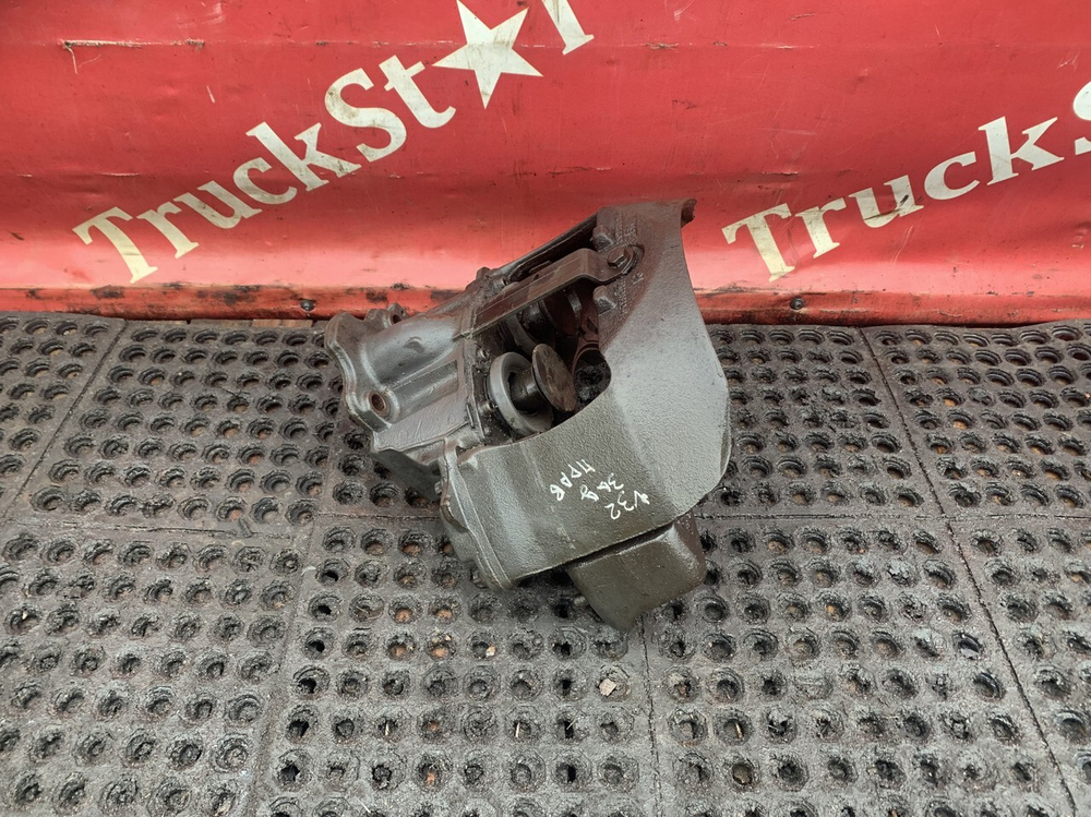 Суппорт тормозной 2017г