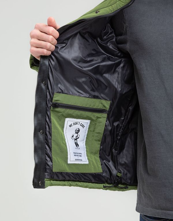 Куртка We Don’t Care Short Puffer Jacket Olive - фото 10