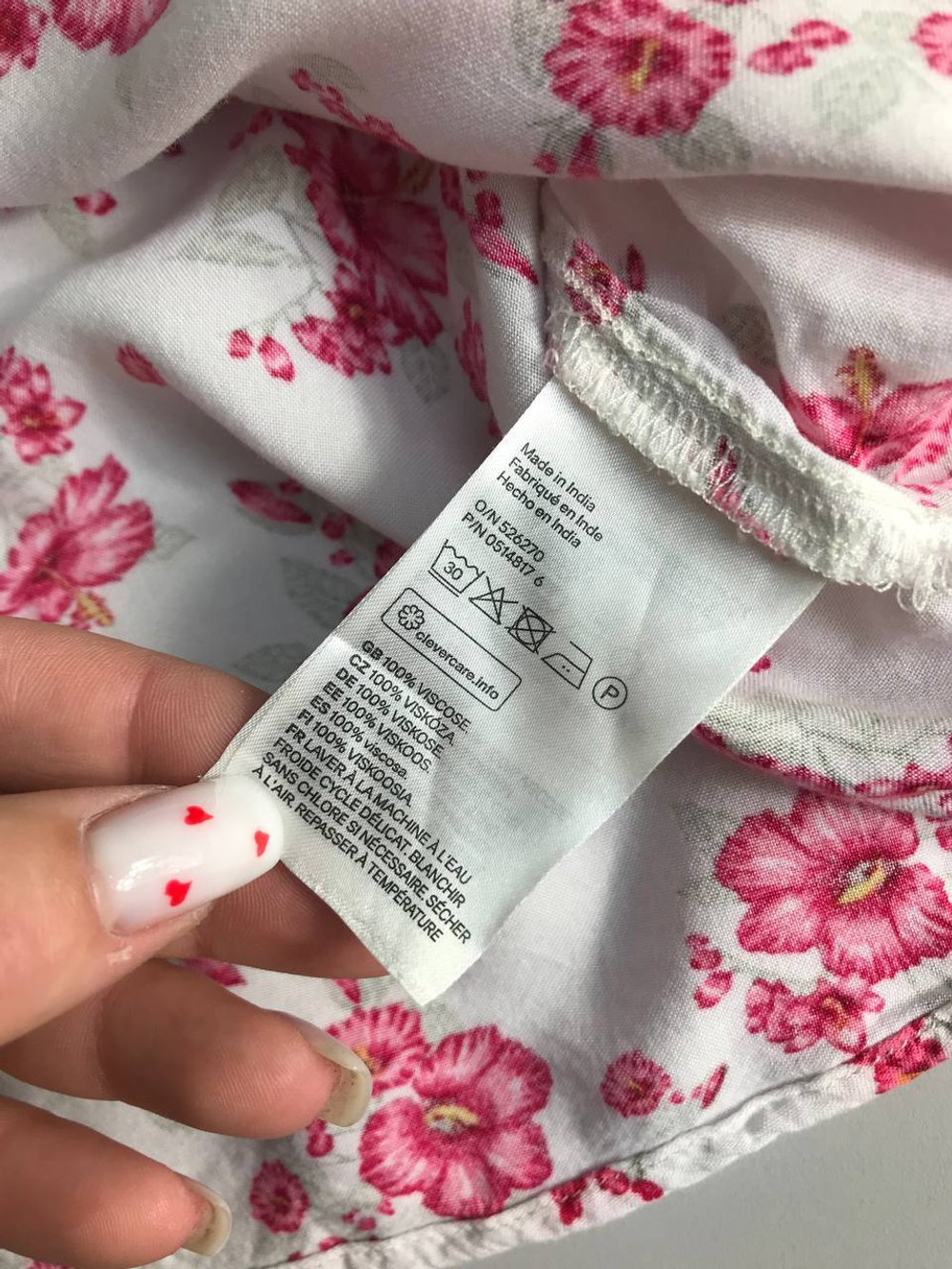 Топ H&M из вискозы с ярким рисунком 42 размер