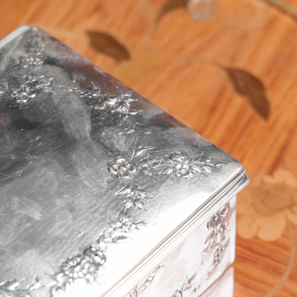 Шкатулка в стиле Людовика XVI