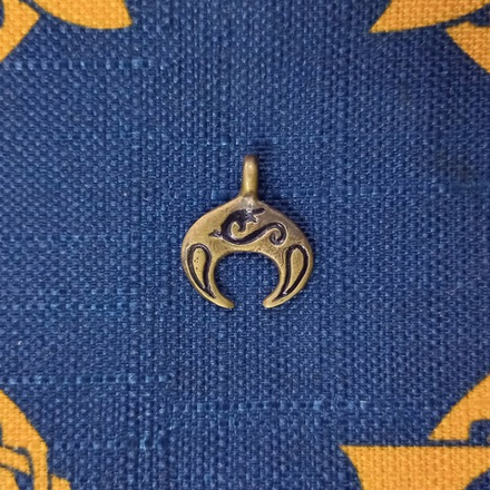 Лунница с эмалью