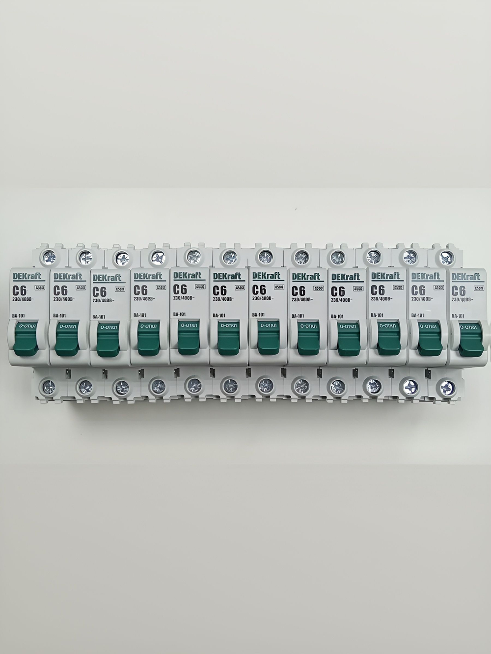 Автоматический выключатель 1-пол. 6А тип C 4,5кА серия ВА-101 DEKraft (12шт)