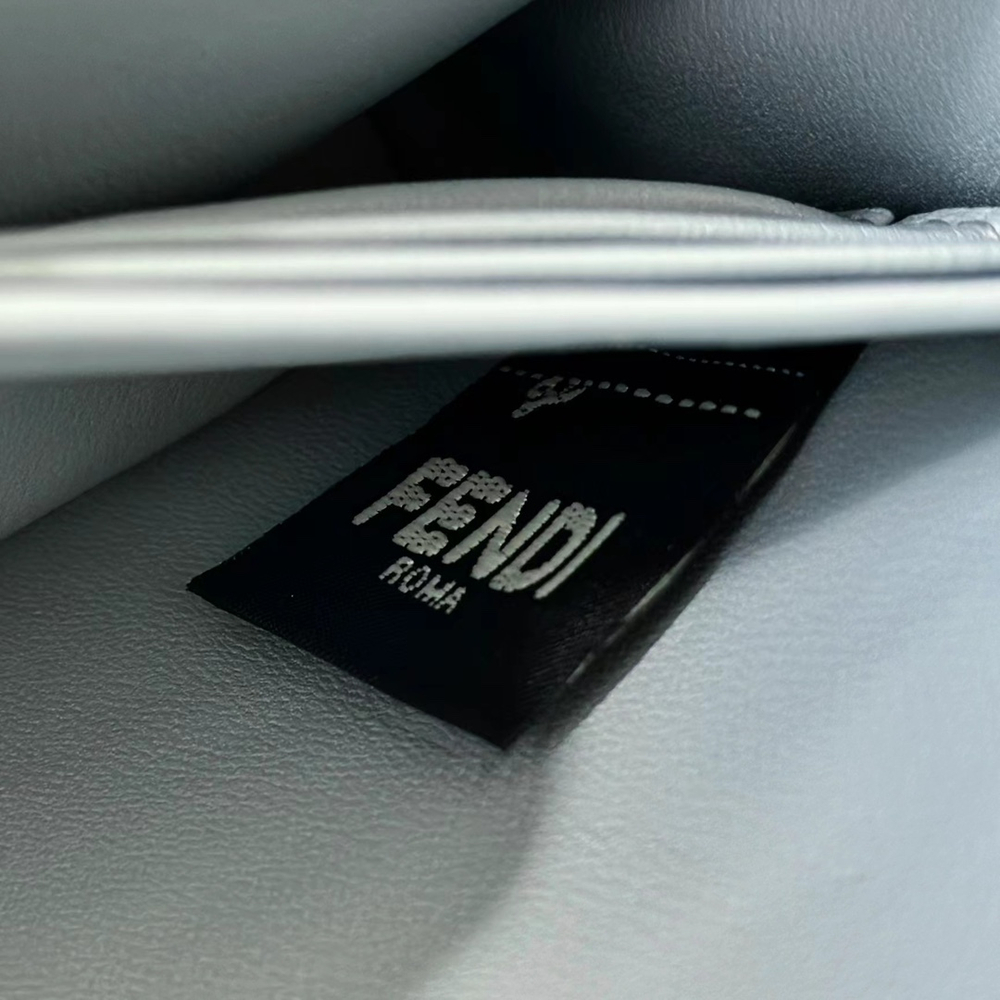 Fendi Wallet On Chain Baguette 21 cm