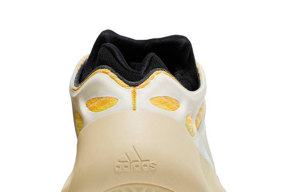 Кроссовки Adidas Originals Yeezy Boost 700 V3 "Safflower"