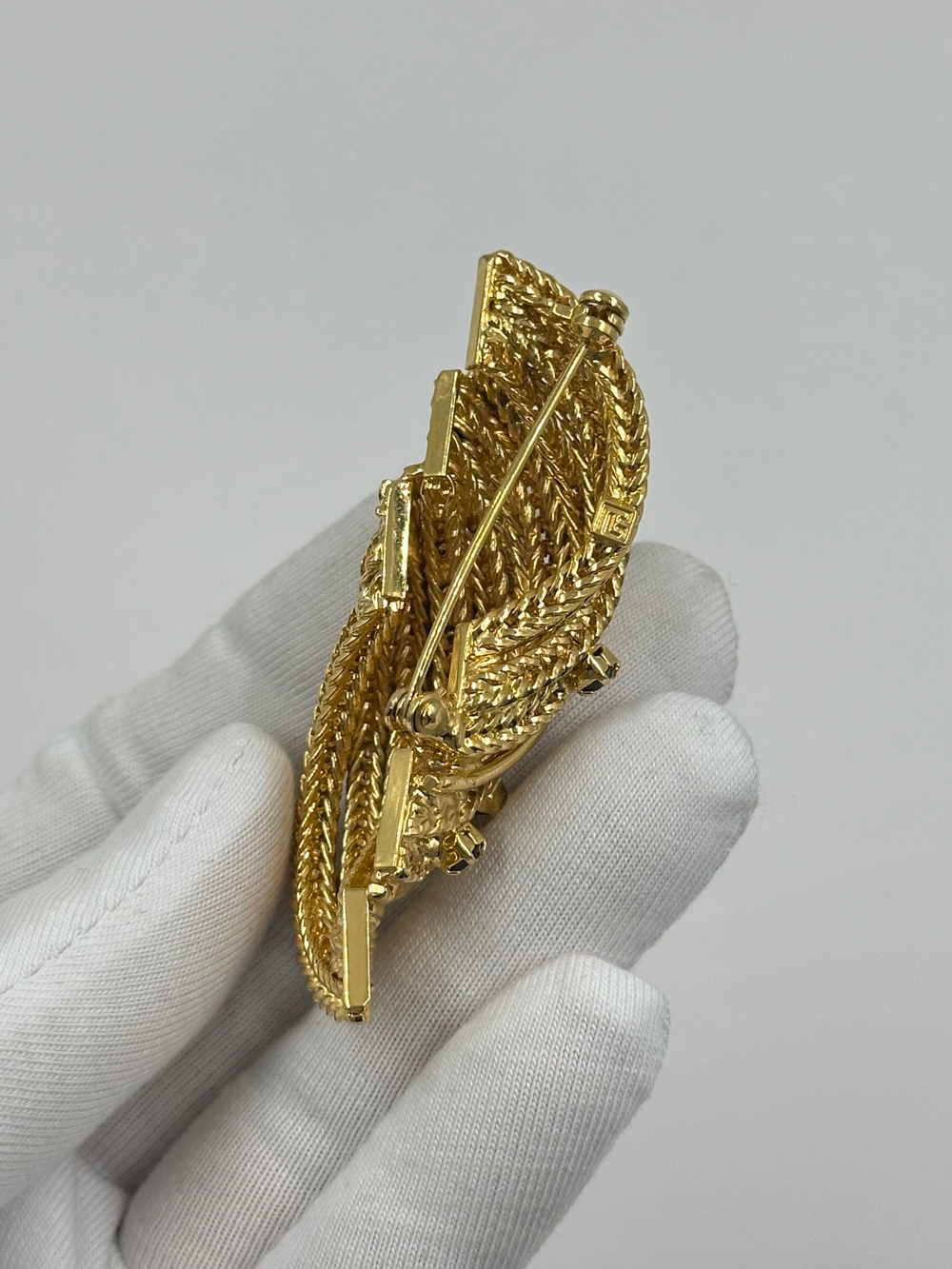 Брошь Pierre Balmain