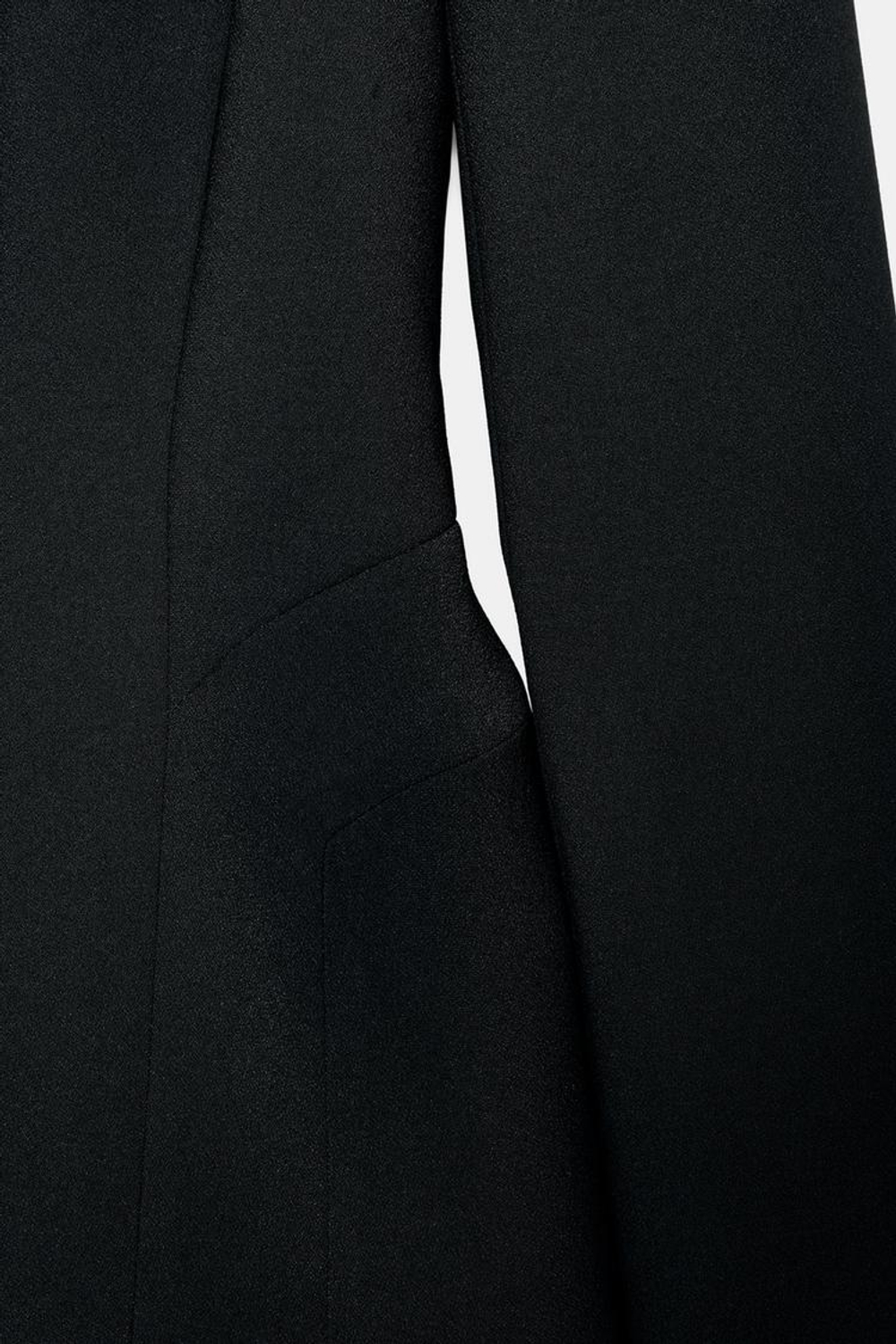 ZARA ПРИТАЛЕННЫЙ БЛЕЙЗЕР — LIMITED EDITION, ZW COLLECTION, ЧЕРНЫЙ