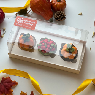 Цветочные капкейки осенние тыквы с ягодами