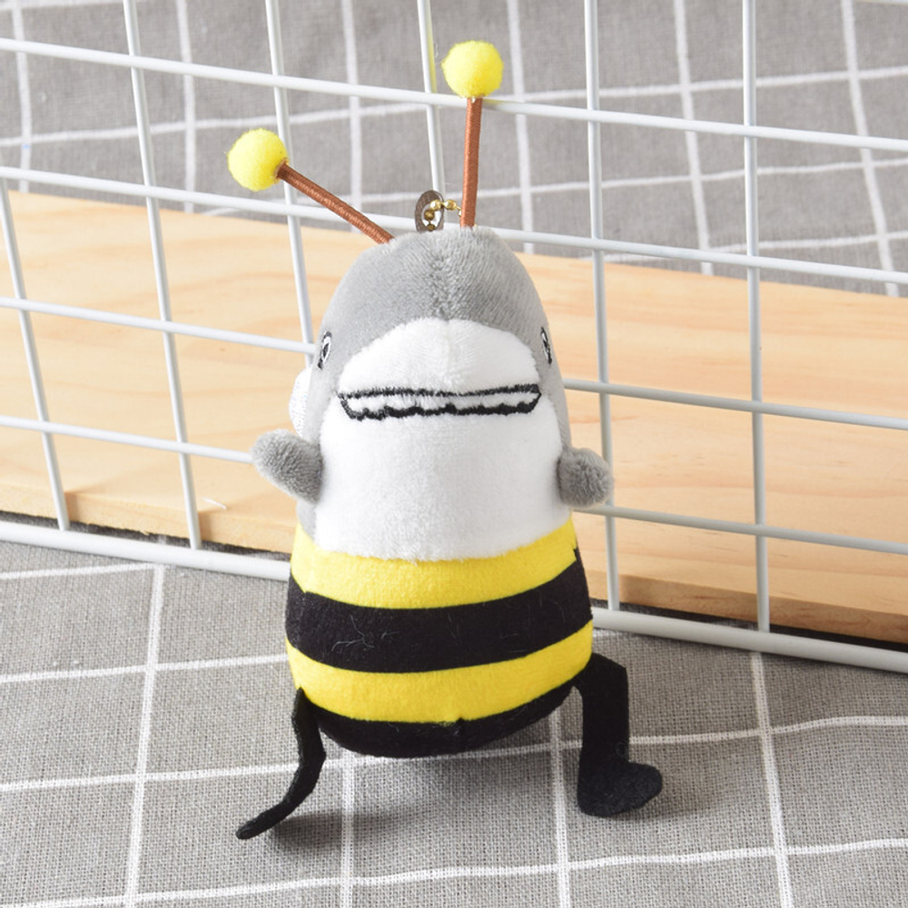 Мягкий брелок "Акула в костюме"