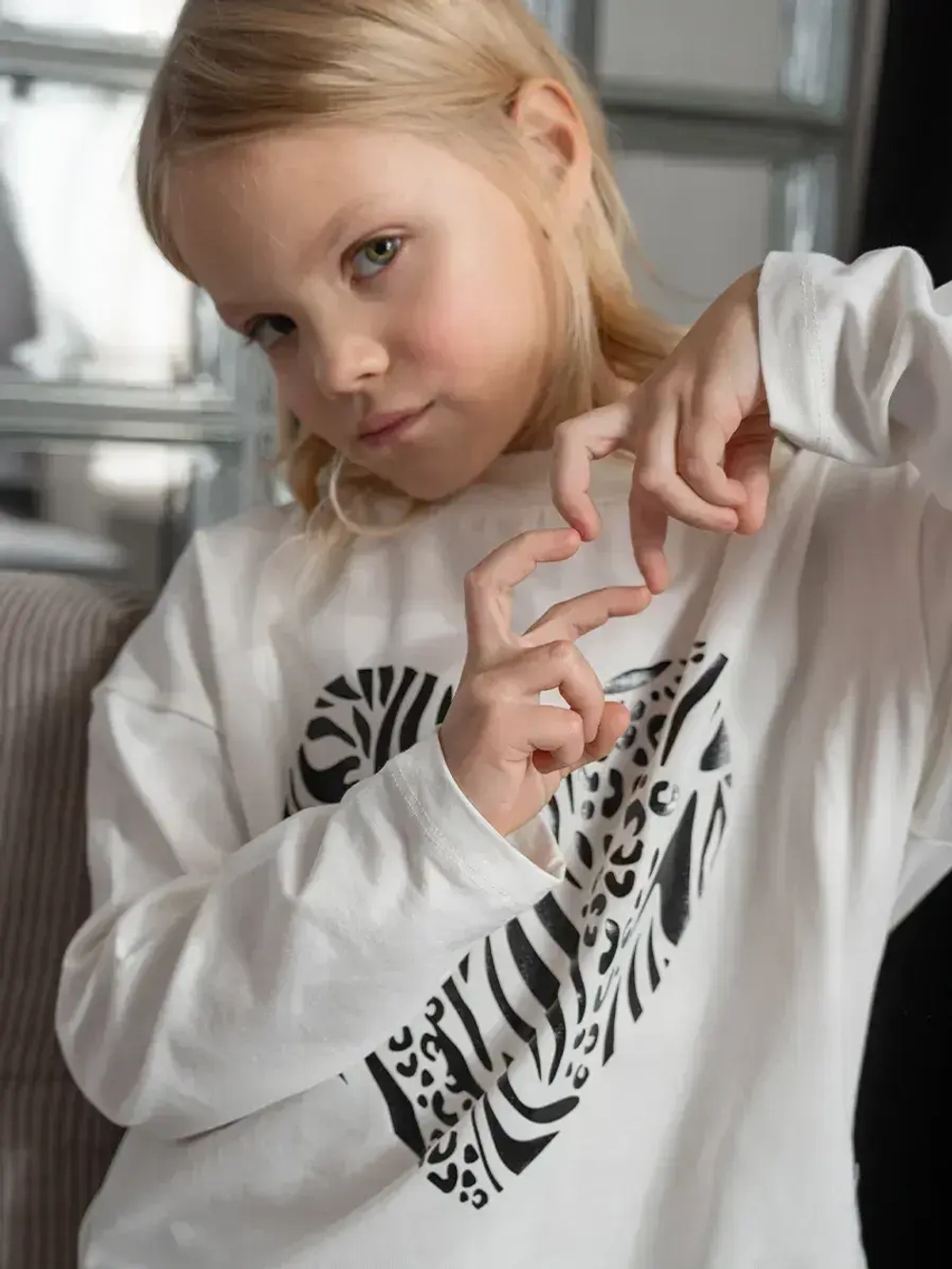 Белый лонгслив для девочки