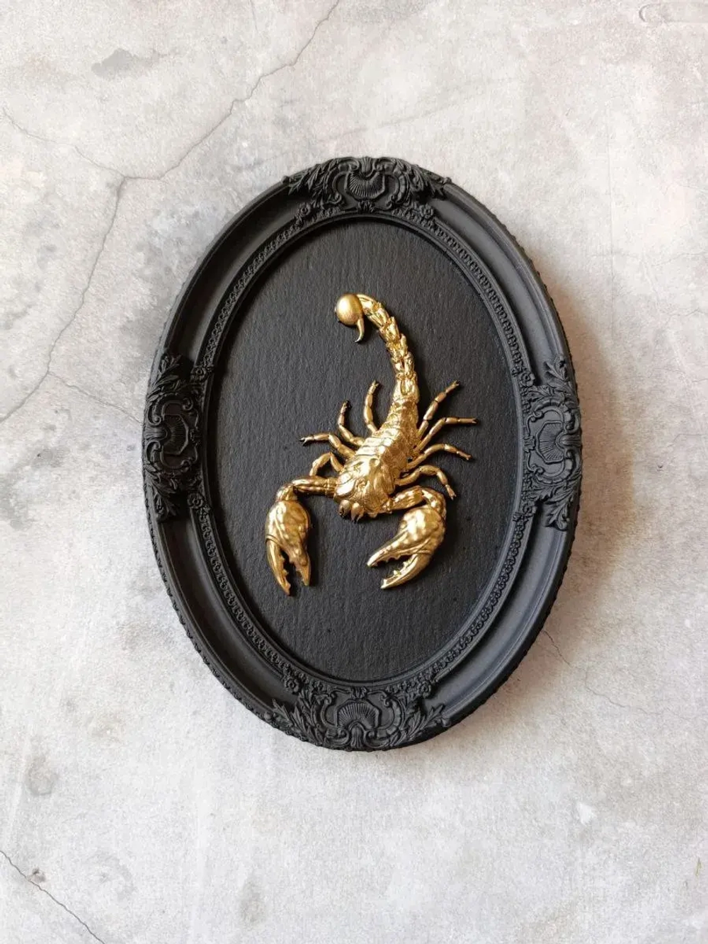 Барельеф на стену из гипса Скорпион