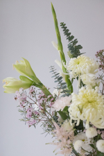 стильный нежный букет с ранункулюсами