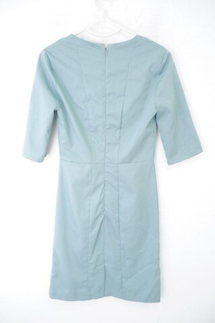 Платье Vesela лаконичное 40 размер