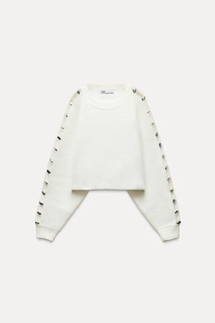 ZARA СВИТЕР С БУСИНАМИ НА РУКАВАХ, БЕЛЫЙ