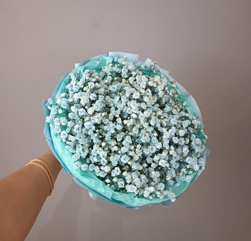 Букет из голубой гипсофилы