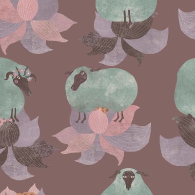 Овечки и крупные цветы на сиреневом