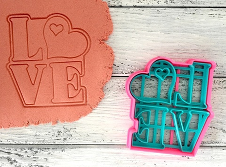 Вырубка надпись LOVE 10 9см со