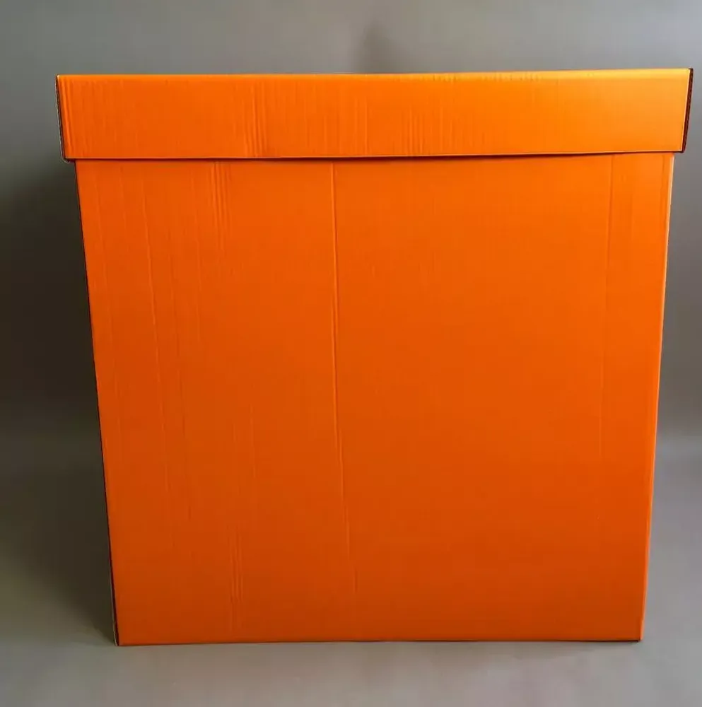 Большая коробка сюрприз для шаров оранжевая (60х80) с надписью и бантом (оформленная)