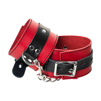 Красно-черные кожаные наручники со сцепкой ToyFa Theatre 701007