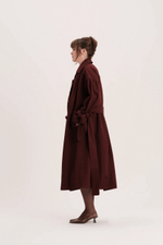 Бордовый тренч