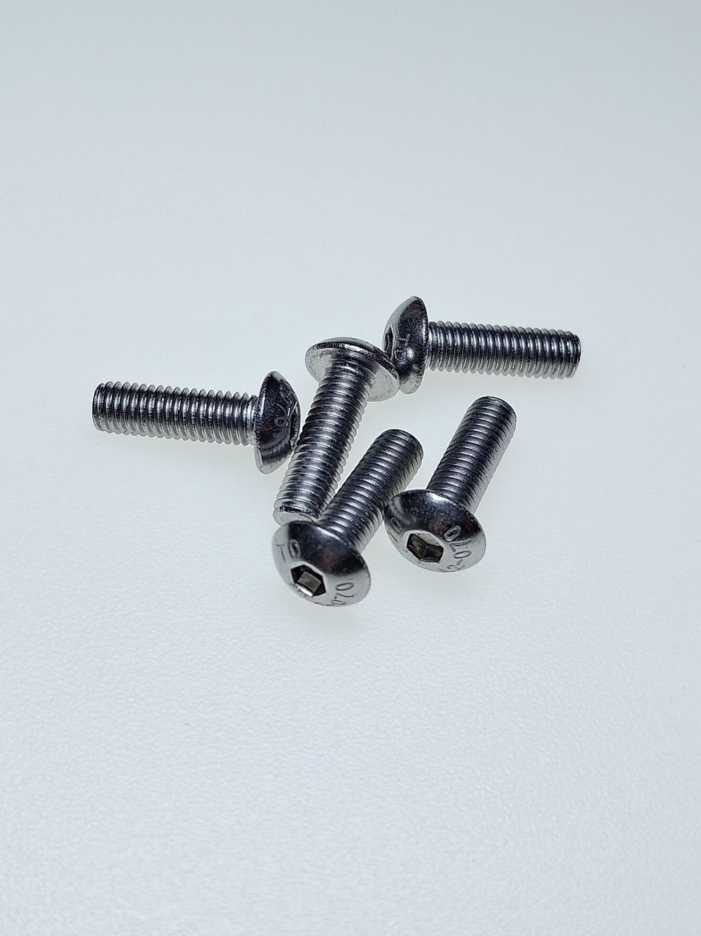 5х16 Винт с полукруг.гол. и внутр.шестигр. нерж. А2-70 ISO 7380 (40 шт.)