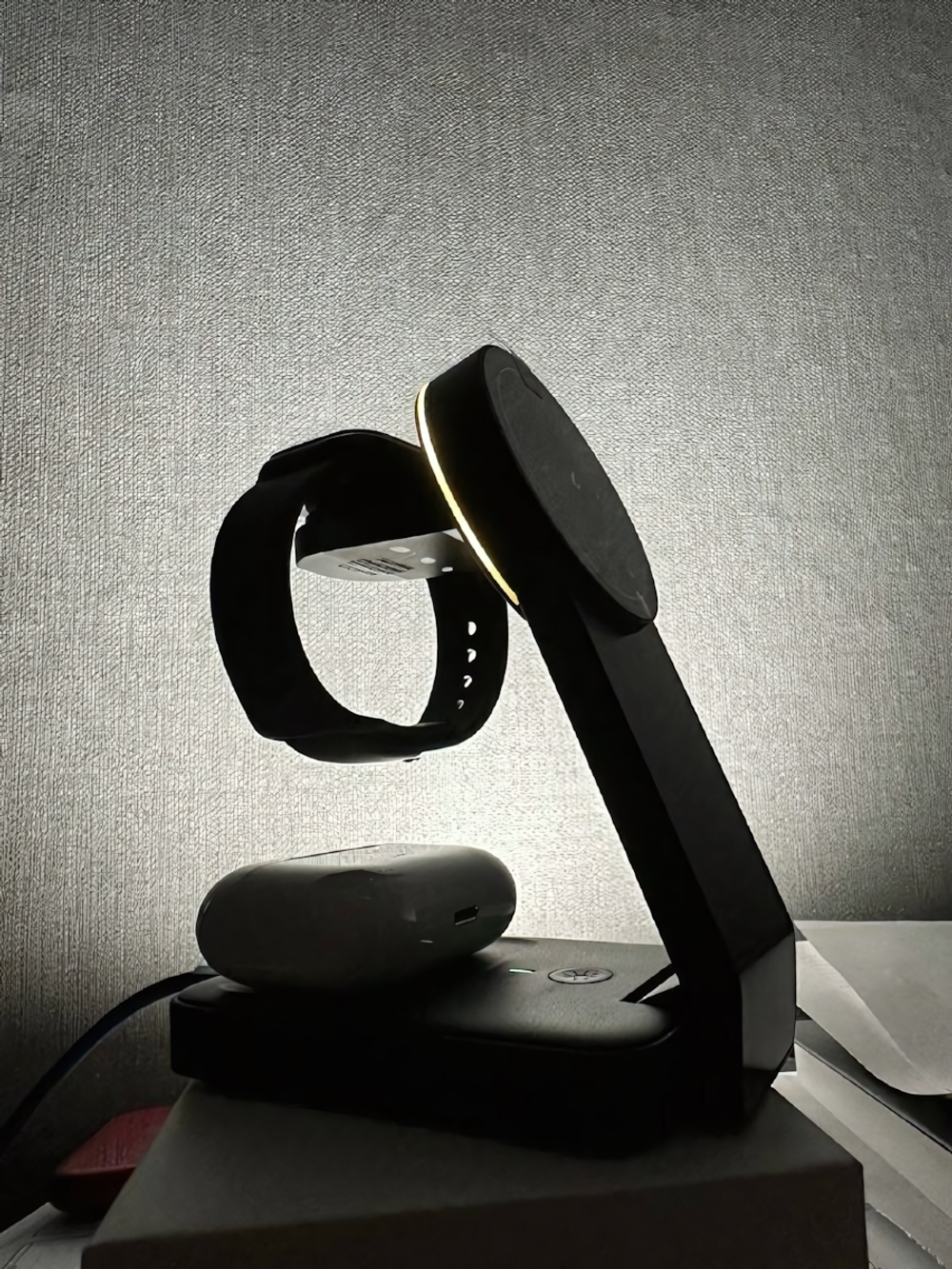 Беспроводное з/у для Apple 3в1 15W Black (смартфон, часы, наушники, подсветка)