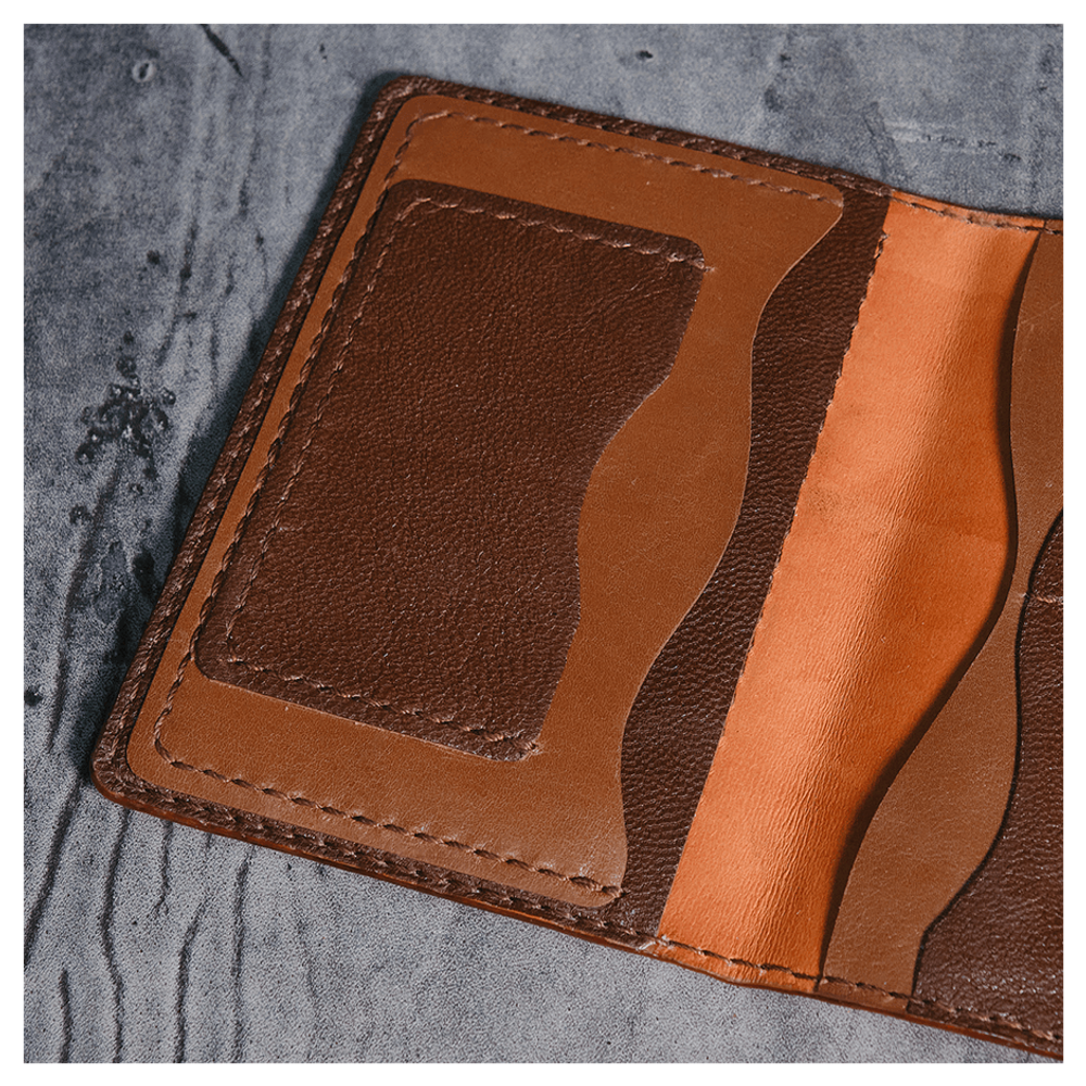 Кожаная обложка на паспорт «Шаманка»