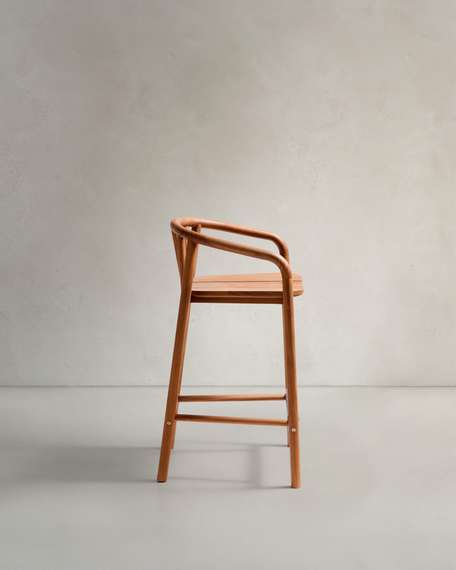 Полубарный стул для улицы Turqueta из дерева, высота 65 см