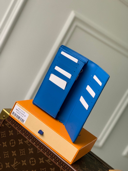 Louis Vuitton Brazza Wallet