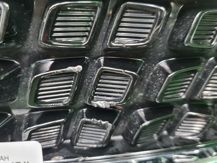 Решетка радиатора KIA Rio 4 X-Line (2017-2020)