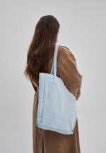 сумка шоппер небесно-голубой на молнии замша