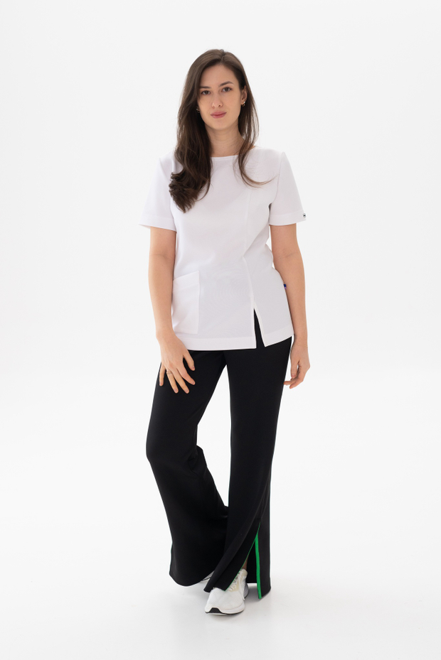 Блуза с разрезом