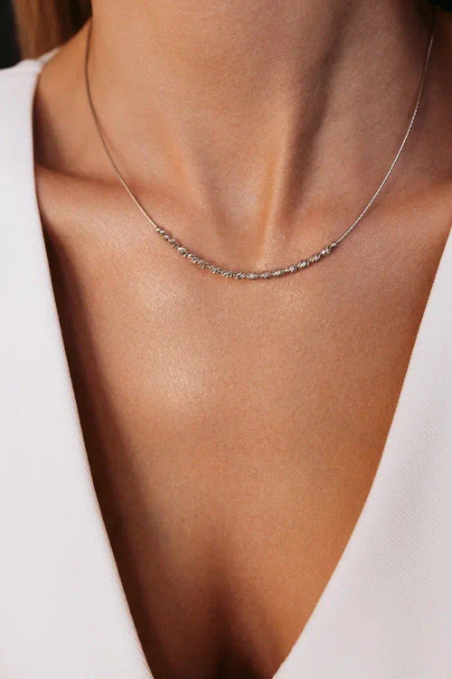 Колье с алмазными гранями