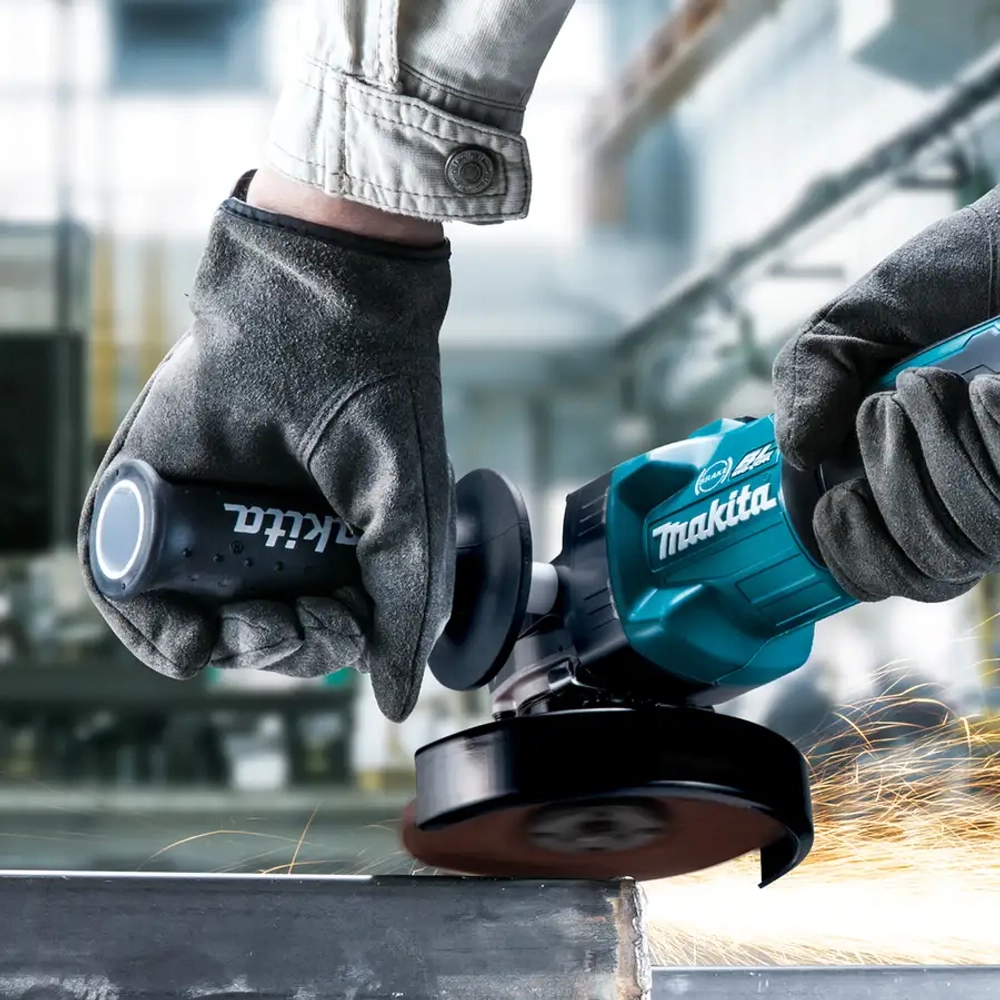 Угловая шлифовальная машина с диском 125 мм XGT® Makita GA023GZ