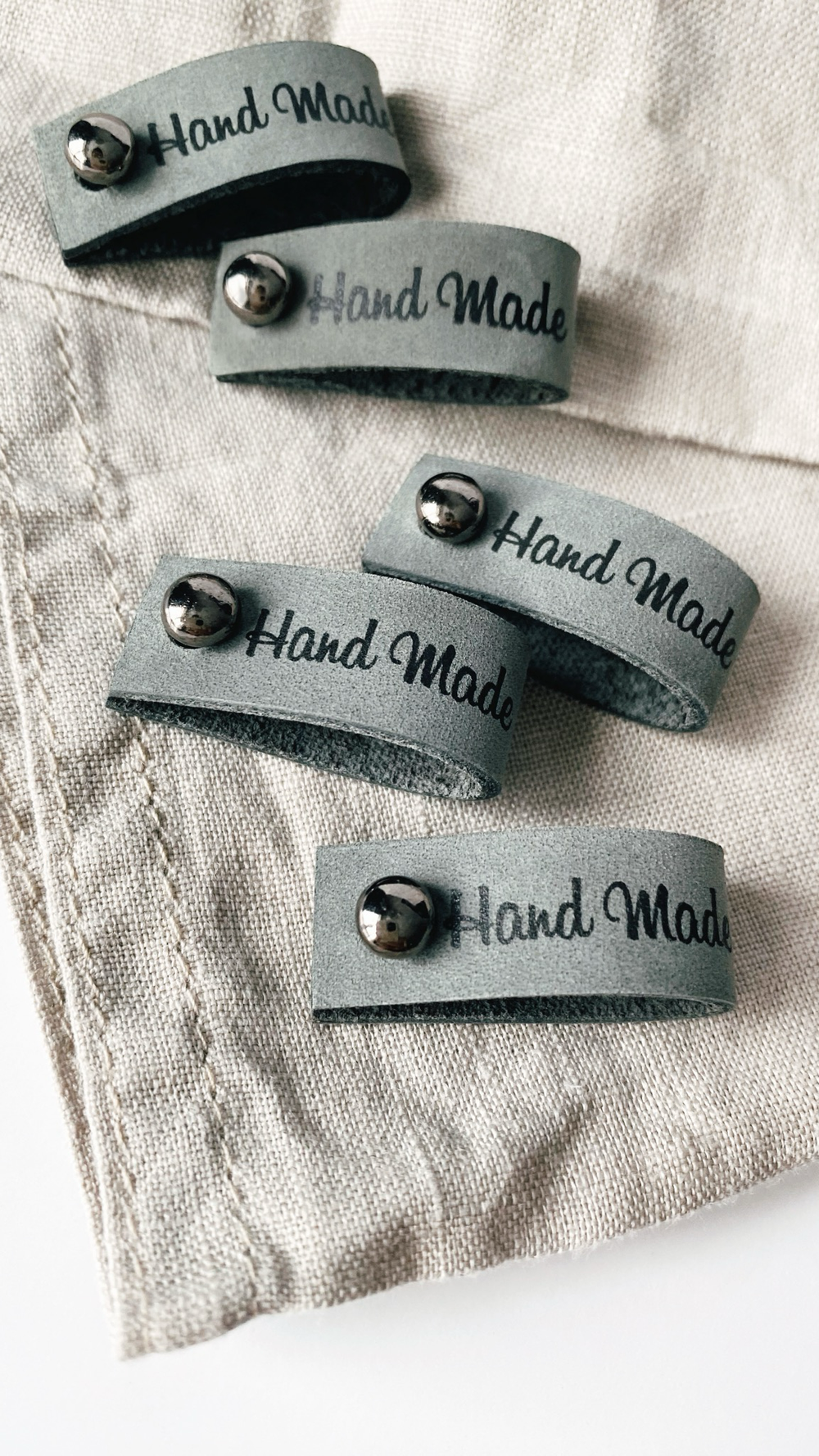 Кожаные бирки с кнопкой "Hand Made"