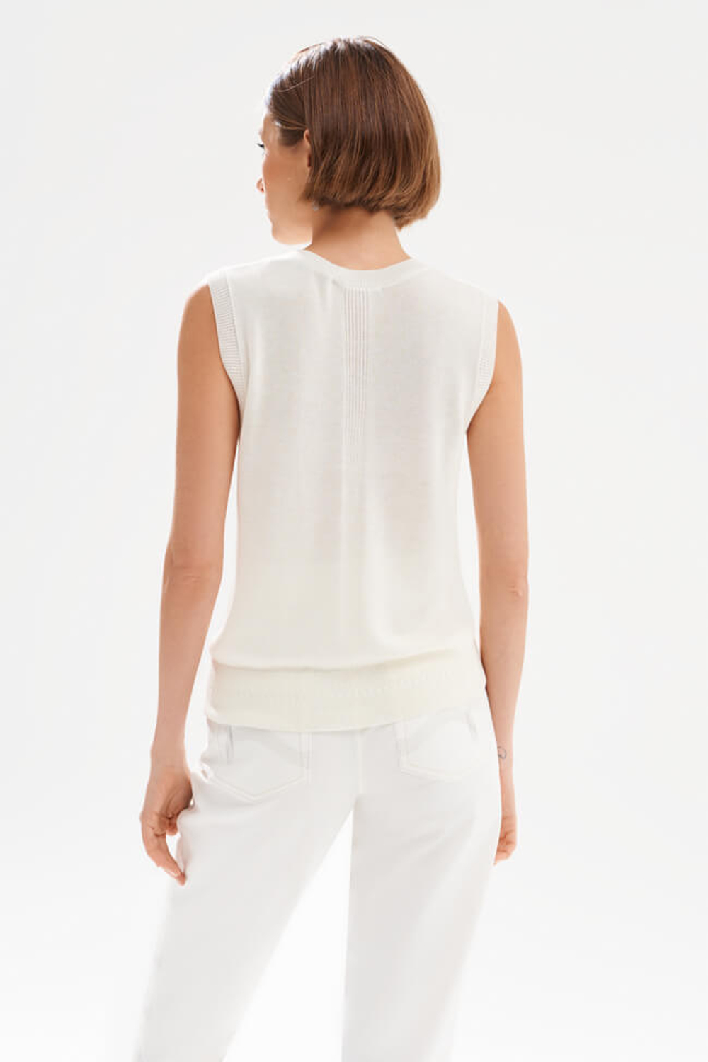 23535 Джемпер женский (молочный)