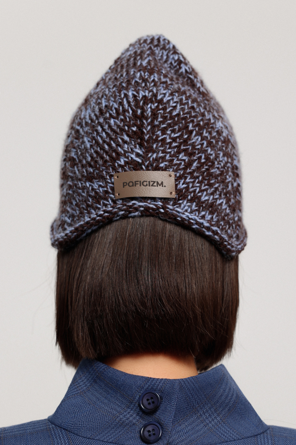 Вязаная шапка-шлем