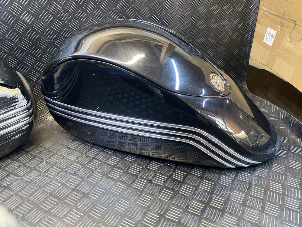 Кофры боковые Yamaha XV1900 Corbin (оригинал,дефект) 053445