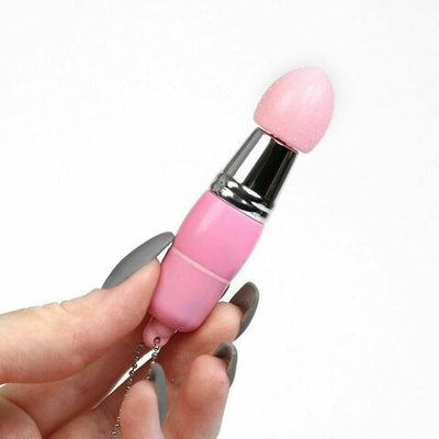 Розовый вибратор-брелок с 3 сменными насадками (Цвет: розовый)