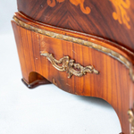 Элегантный комод в Дворцовом стиле