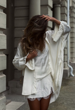 Юбка мини с разрезом и кружевом wh